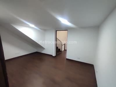 Casa de 5 alcobas en venta en El Recuerdo, Bogotá, 218 m² · foto 12 de 19