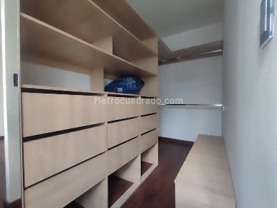Casa de 5 alcobas en venta en El Recuerdo, Bogotá, 218 m² · foto 14 de 19