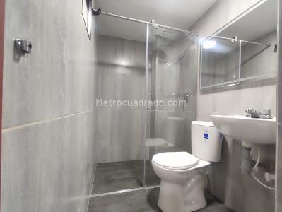 Casa de 5 alcobas en venta en El Recuerdo, Bogotá, 218 m² · foto 17 de 19