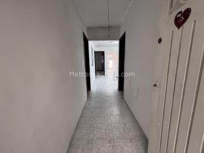 Casa de 5 alcobas en venta en Santa Lucia, Bogotá, 242 m² · foto 4 de 17