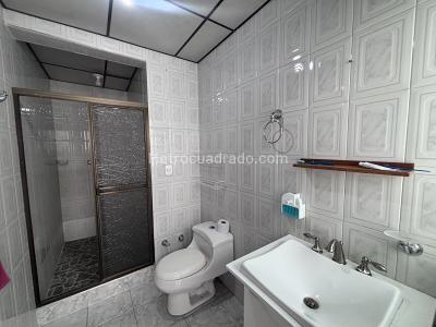 Casa de 5 alcobas en venta en Santa Lucia, Bogotá, 242 m² · foto 6 de 17
