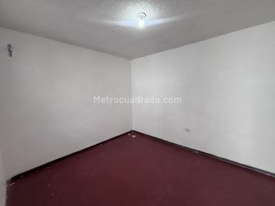 Casa de 5 alcobas en venta en Santa Lucia, Bogotá, 242 m² · foto 7 de 17