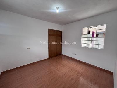 Casa de 5 alcobas en venta en Santa Lucia, Bogotá, 242 m² · foto 10 de 17