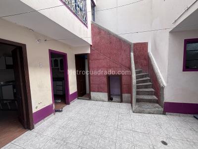 Casa de 5 alcobas en venta en Santa Lucia, Bogotá, 242 m² · foto 11 de 17