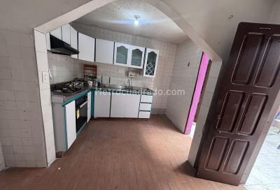 Casa de 5 alcobas en venta en Santa Lucia, Bogotá, 242 m² · foto 12 de 17