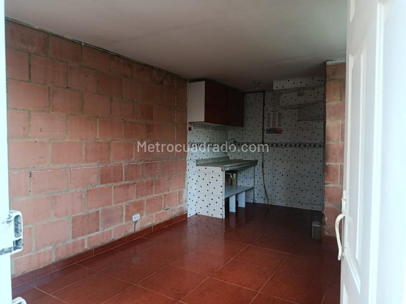 Casa – Soacha, Comuna San Mateo - Más