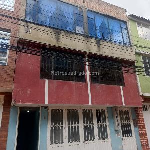 Casa de 5 alcobas en venta en Dindalito, Bogotá, 216 m² · foto 2 de 20