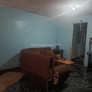 Casa de 5 alcobas en venta en Dindalito, Bogotá, 216 m² · foto 3 de 20