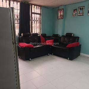 Casa de 5 alcobas en venta en Dindalito, Bogotá, 216 m² · foto 11 de 20
