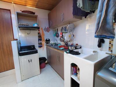 Casa de 5 alcobas en venta en Las Ferias, Bogotá, 447 m² · foto 11 de 14