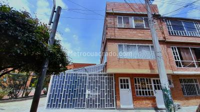 Casa de 5 alcobas en venta en Piamonte Ii Sector, Bogotá, 175 m² · foto 3 de 20