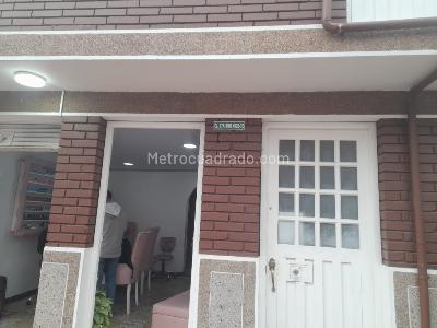 Casa de 5 alcobas en venta en Alqueria, Bogotá, 471 m² · foto 3 de 18
