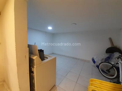 Casa de 5 alcobas en venta en Santa Librada, Bogotá, 300 m² · foto 8 de 20