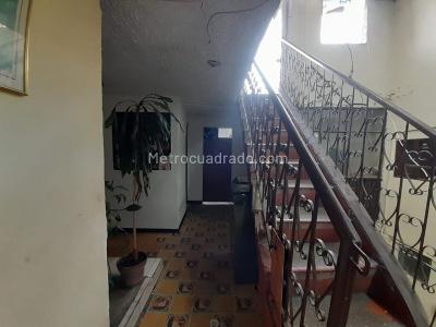 Casa de 5 alcobas en venta en Santa Librada, Bogotá, 300 m² · foto 14 de 20
