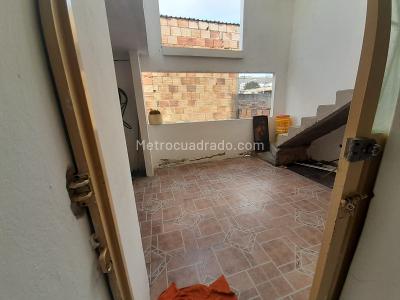 Casa de 5 alcobas en venta en Virrey Usme, Bogotá, 110 m² · foto 2 de 15