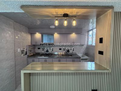 Apartamento de 3 alcobas en venta en Candelaria La Nueva, Bogotá, 55 m² · foto 3 de 15