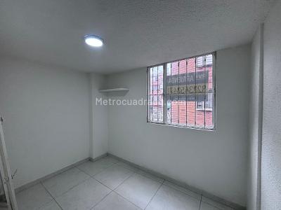 Apartamento de 3 alcobas en venta en Candelaria La Nueva, Bogotá, 55 m² · foto 7 de 15