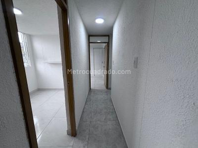 Apartamento de 3 alcobas en venta en Candelaria La Nueva, Bogotá, 55 m² · foto 10 de 15