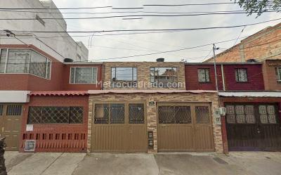 Casa de 5 alcobas en venta en Floralia, Bogotá, 213 m² · foto 2 de 17