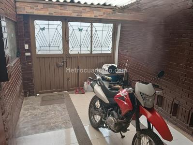 Casa de 5 alcobas en venta en Floralia, Bogotá, 213 m² · foto 4 de 17