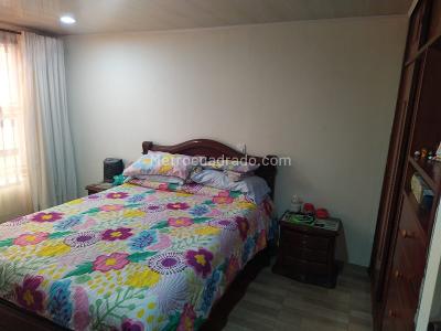 Casa de 5 alcobas en venta en Floralia, Bogotá, 213 m² · foto 8 de 17