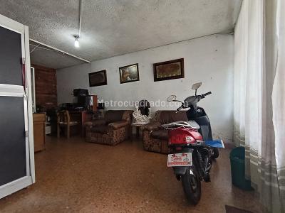 Casa de 5 alcobas en venta en Modelo Sur, Bogotá, 267 m² · foto 2 de 20