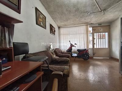 Casa de 5 alcobas en venta en Modelo Sur, Bogotá, 267 m² · foto 4 de 20