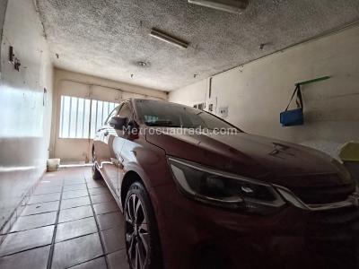 Casa de 5 alcobas en venta en Modelo Sur, Bogotá, 267 m² · foto 5 de 20