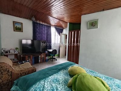 Casa de 5 alcobas en venta en Modelo Sur, Bogotá, 267 m² · foto 16 de 20