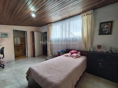Casa de 5 alcobas en venta en Modelo Sur, Bogotá, 267 m² · foto 18 de 20