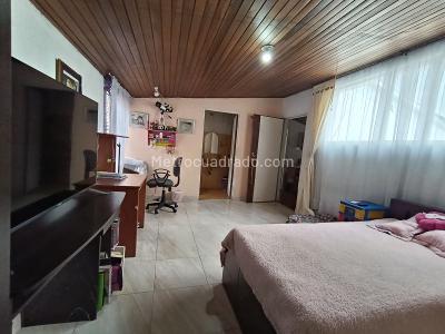 Casa de 5 alcobas en venta en Modelo Sur, Bogotá, 267 m² · foto 19 de 20