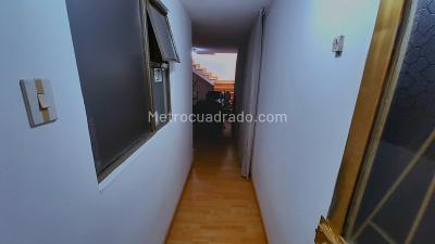 Casa de 3 alcobas en venta en Carlos Alban Bosa, Bogotá, 460 m² · foto 4 de 20