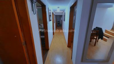Casa de 3 alcobas en venta en Carlos Alban Bosa, Bogotá, 460 m² · foto 14 de 20