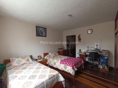 Casa de 5 alcobas en venta en La Libertad Barrios Unidos, Bogotá, 164 m² · foto 8 de 20