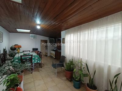 Casa de 5 alcobas en venta en La Libertad Barrios Unidos, Bogotá, 164 m² · foto 15 de 20