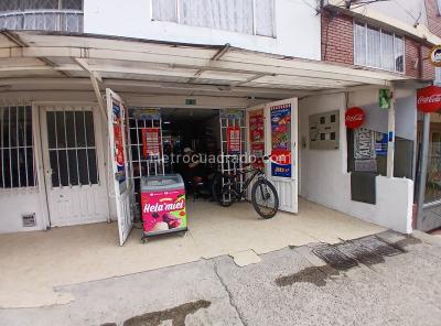 Casa de 5 alcobas en venta en La Campiña, Bogotá, 387 m² · foto 2 de 20