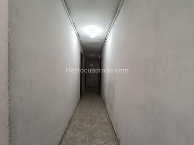 Casa de 5 alcobas en venta en El Olivo Fontibon, Bogotá, 259 m² · foto 12 de 20