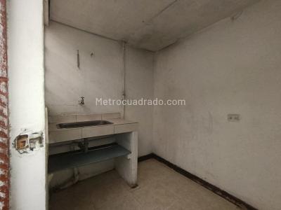 Casa de 5 alcobas en venta en El Olivo Fontibon, Bogotá, 259 m² · foto 15 de 20