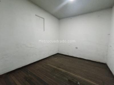 Casa de 5 alcobas en venta en El Olivo Fontibon, Bogotá, 259 m² · foto 19 de 20