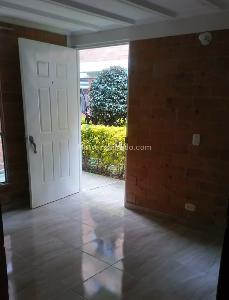 Casa de 2 alcobas en venta en Soacha, Soacha, 51 m² · foto 4 de 10