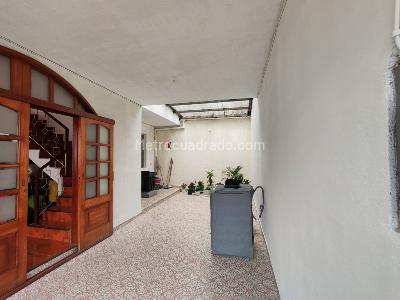 Casa de 5 alcobas en venta en Santa Matilde, Bogotá, 255 m² · foto 2 de 20
