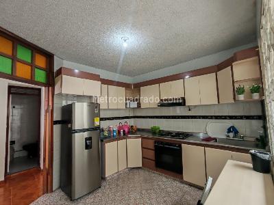 Casa de 5 alcobas en venta en Santa Matilde, Bogotá, 255 m² · foto 4 de 20