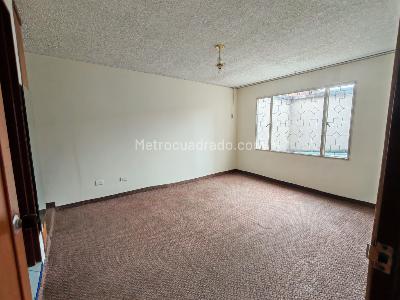 Casa de 5 alcobas en venta en Santa Matilde, Bogotá, 255 m² · foto 8 de 20