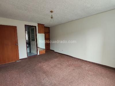 Casa de 5 alcobas en venta en Santa Matilde, Bogotá, 255 m² · foto 9 de 20