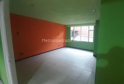 Casa de 5 alcobas en venta en Villa Nelly, Bogotá, 396 m² · foto 3 de 17