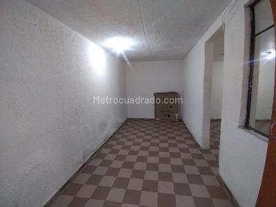 Casa de 5 alcobas en venta en Las Ferias, Bogotá, 280 m² · foto 17 de 20