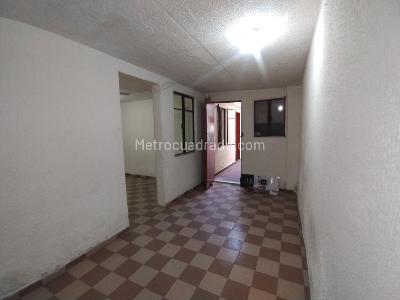 Casa de 5 alcobas en venta en Las Ferias, Bogotá, 280 m² · foto 18 de 20