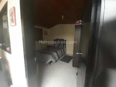 Casa de 5 alcobas en venta en Marco Fidel Suarez, Bogotá, 325 m² · foto 6 de 14