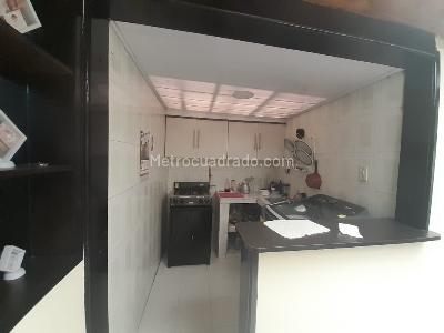 Casa de 5 alcobas en venta en Marco Fidel Suarez, Bogotá, 325 m² · foto 7 de 14