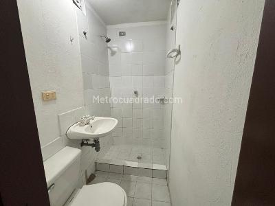 Casa de 5 alcobas en venta en La Maria, Bogotá, 223 m² · foto 9 de 20